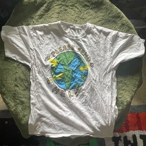 silly white “please send help” shirt, 5 years old, off white, very cute